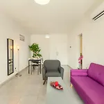 Andriana Centre Flat לרנקה